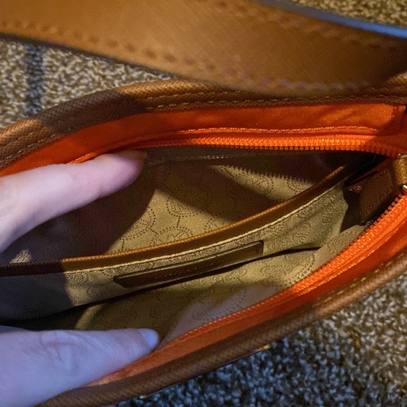 Michael Kors cross body - Picture 3 of 4